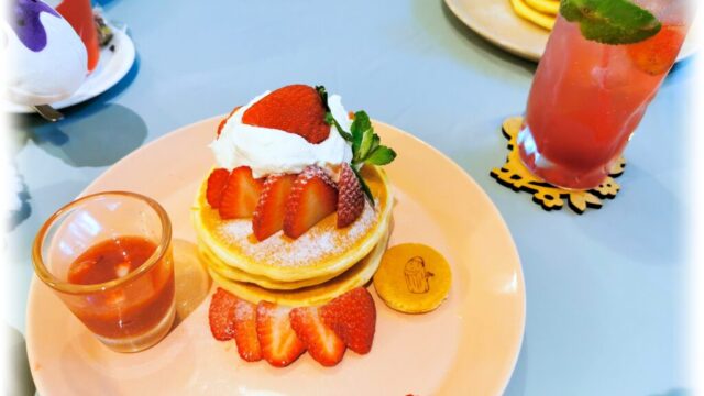 イチゴのパンケーキ